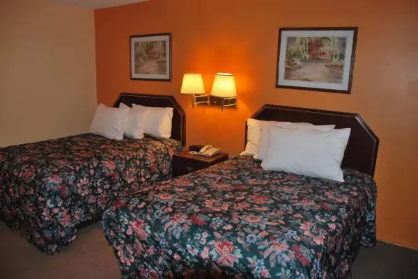 Imperial Motel Cortland 4