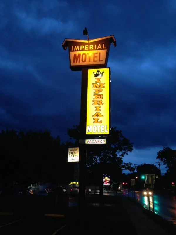 Imperial Motel Cortland 9